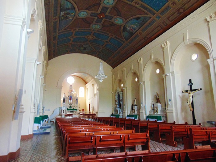 Área interna da Igreja de São Luiz de Tolosa