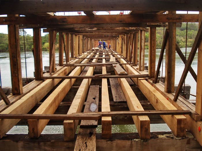 Obras de restauro da Ponte Pênsil Alves de Lima